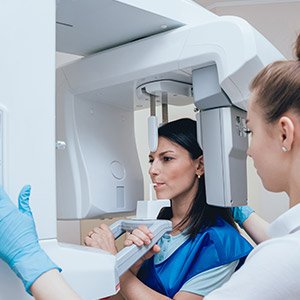 Woman receiving 3D CT Scan